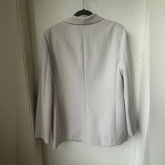 VICOLO Light Gray Tailored Blazer with Notched Lapels - Picture 3 of 11